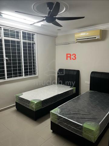 Room For Rent at Bayan Baru 1