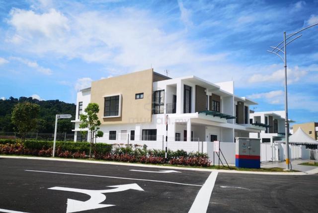 Semi-D house at Kota Damansara 1