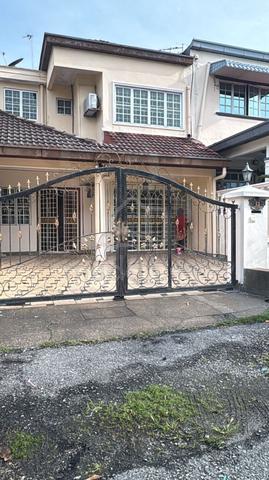 Big house 5b3b Bandar Kinrara for rent 1