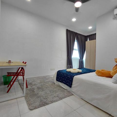 Medium Room for Rent Near LRT Kelana Jaya Line Walk 9 Minutes Full 1