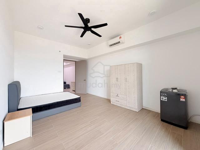 Bay Suites 1