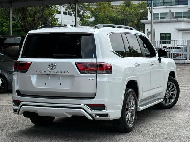 2023 Land CRUISER 3.5 ZX BLACK INT COOL BOX FULL - 2