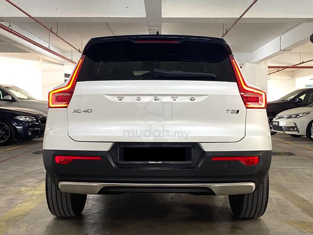 2022 Volvo XC40 2.0 T5 R-DESIGN Full Service VOLVO - 5