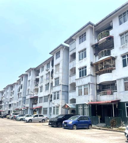 Kiambang Apartment 1