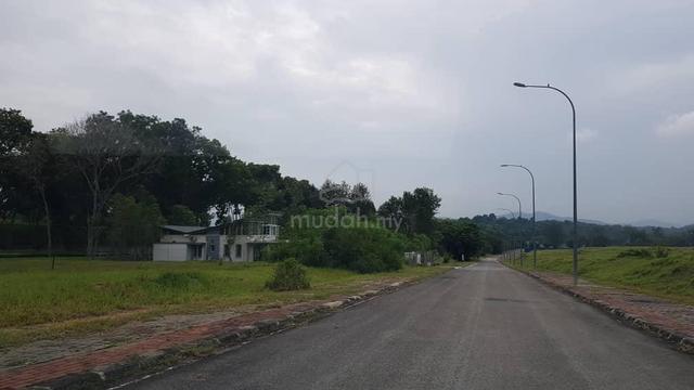 Bungalow Lot at Bayu Lakehomes Land 8,998 sqft For Sale at Mantin N.S 1