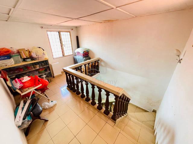 Air panas , 1800sf , 4r2b , partially furnished , setapak 2