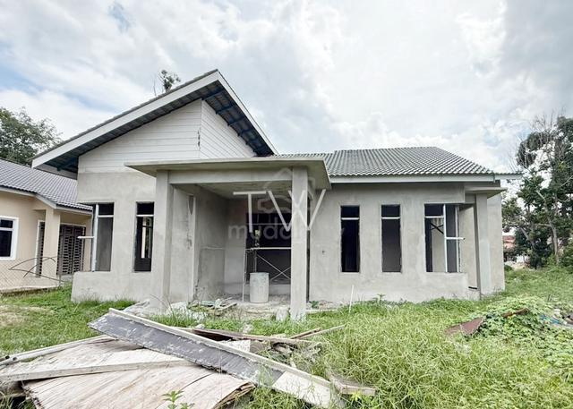 Banglo pasir pekan berdekatan pasaraya salamku 1