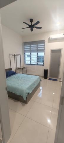 Medium Room (bandar putra kulai,facing SMK bandarputra football field) 1