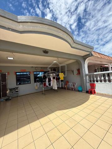 1 Storey For Sale @ Tmn Johor Jaya/ Jln Teratai/ Tebrau/ Full Renovate 1
