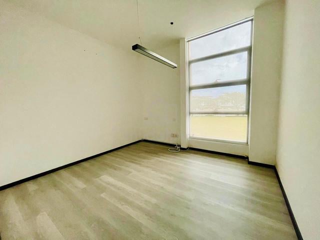 Saradise 1st floor Shoplot For Rent 5
