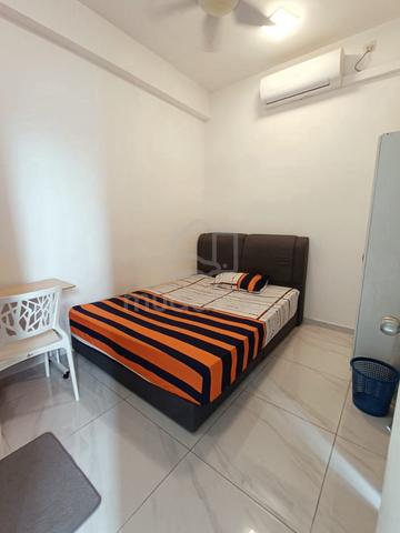 (Equine)Male Partition balcony room for rent 1