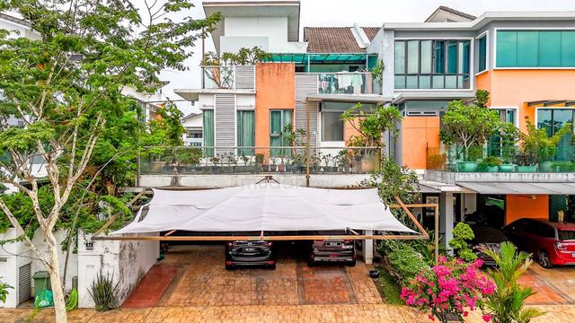 RENOVATED 2.5 Storey Semi D, Bangi Lakehill Villas, Bandar Baru Bangi 1