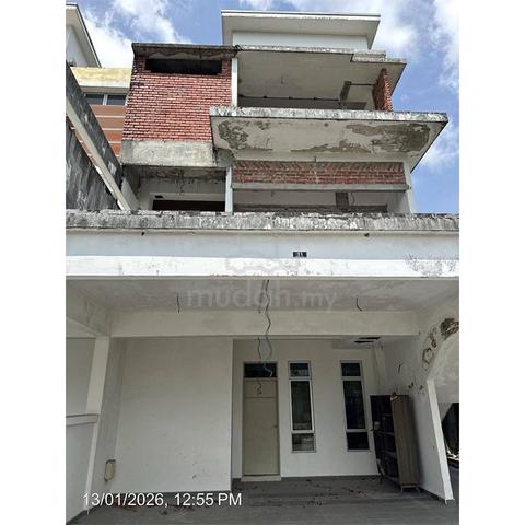 (Oleander), Taman Kempas Utama [Corner Lot] 1