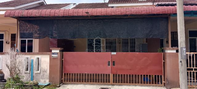 Rumah Teres 4 bilik dan 2 tandas  untuk disewa di Taman Qualeesya 1