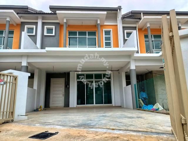 New Double Storey Terrace TTIS Bandar Baru Darulaman - Houses for 