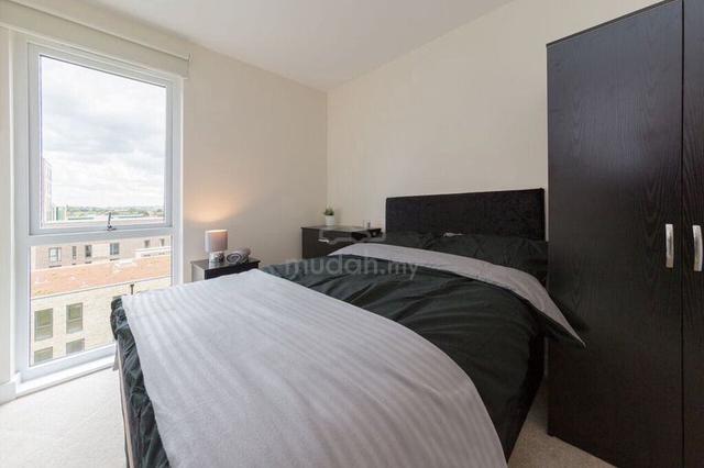 New Double bedroom c/w bathroom in large landed house to rent 1