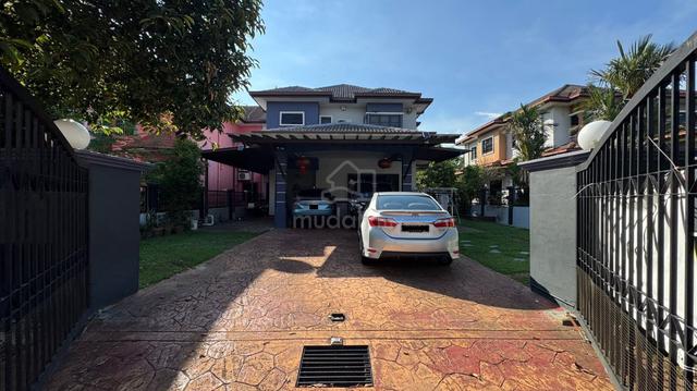 Spacious, 48'x107.5' Semi-Detached House for Sale in Sek. 7, Shah Alam 1