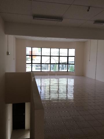 2 story shop lot fully renovated 4