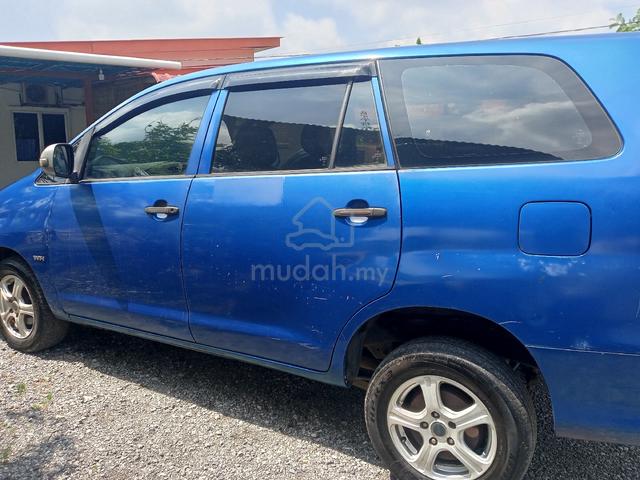 2011 Toyota INNOVA 2.0 E FACELIFT (A) - 2