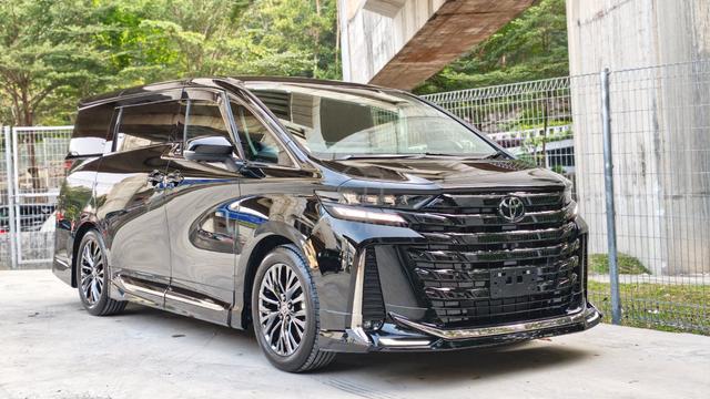 2025 Toyota Vellfire 2.4 Z Premier MPV - 1