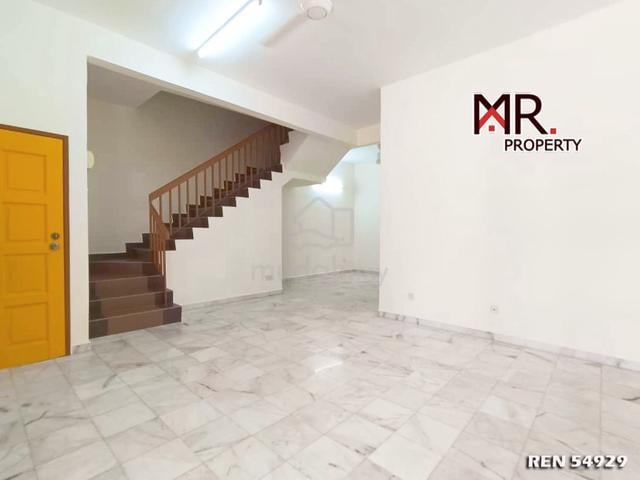 GOOD CONDITION Double Storey Terrace Bandar Laguna Merbok FOR SALE 1