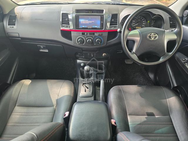 2015 Toyota HILUX 2.5 G TRD (A) F/Serivce Toyota - 3