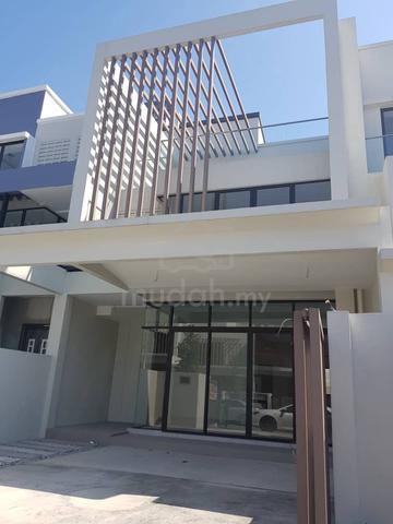 3 Storey Superlink for rent 1