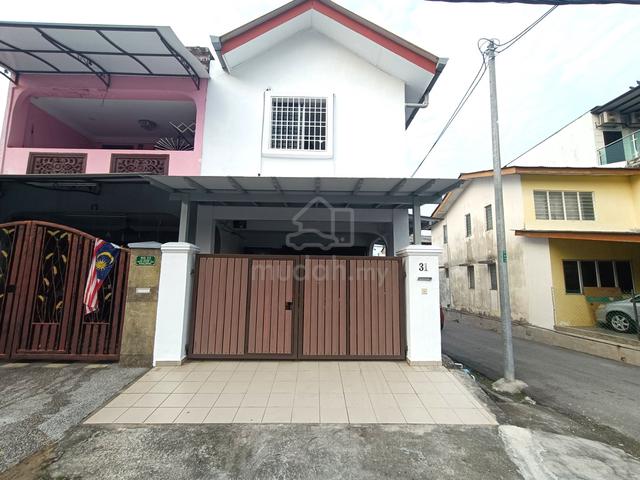 FREEHOLD, RENOVATED š„ 2 Storey Terrace Taman Dagang Jaya Ampang 1