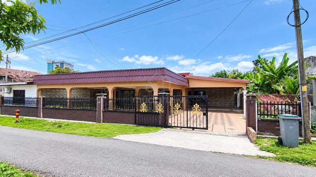 Banglo 1 Tingkat Kampung Melayu, Kluang 1