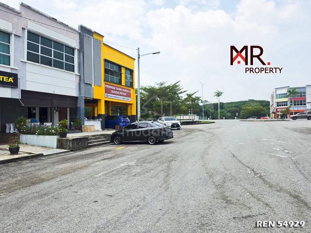 NEAR MAIN ROAD Double Storey Shop Lot Bandar Amanjaya FOR RENT 1
