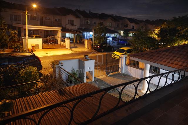 Prime Sri Damansara Double Storey Terrace | Semi-Furnished 1