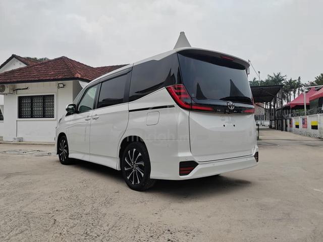 2022 Toyota NOAH 2.0 SZ (A) - 3