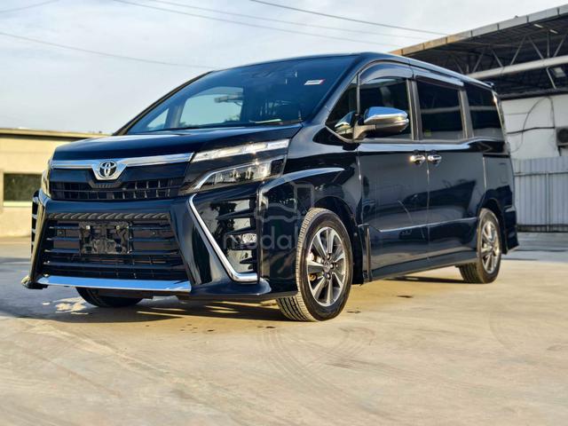 2021 TOYOTA VOXY ZS KIRAMEKI III / 7 SEATS / 41kKM - 1