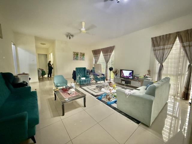 [Corner Lot] 1-Storey Semi-D House Taman Semarang Intan, Dengkil 1