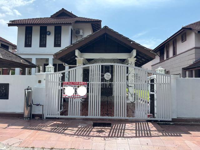 Bungalow menghadap Tasik Laman Kemboja, Kota Seriemas Renovated Cantik 1