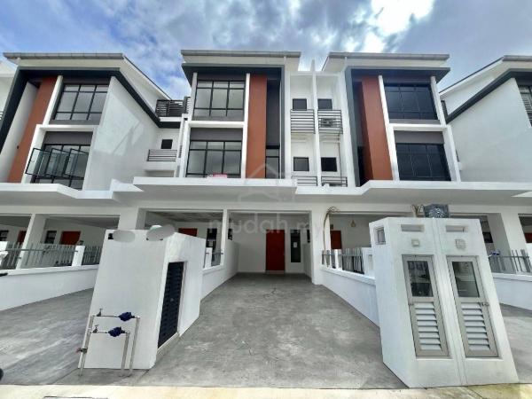 Townhouse Ground Floor Unit, Taman Akasia Semenyih 1