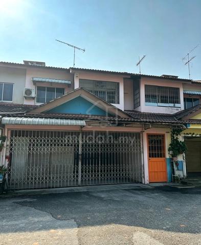 Townhouse Cantik Tmn Puteri Indah Dekat Sekolah Kedai Makanan 99 Mart 1