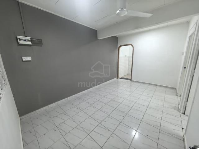 Flat Taman Ungku Tun Aminah 1