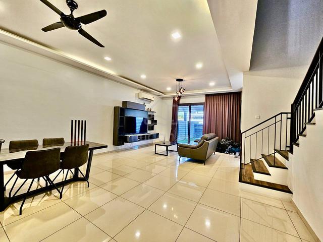 FREEHOLD FULLY FURNISHED Double Storey Kajang East Precint Below MV 1