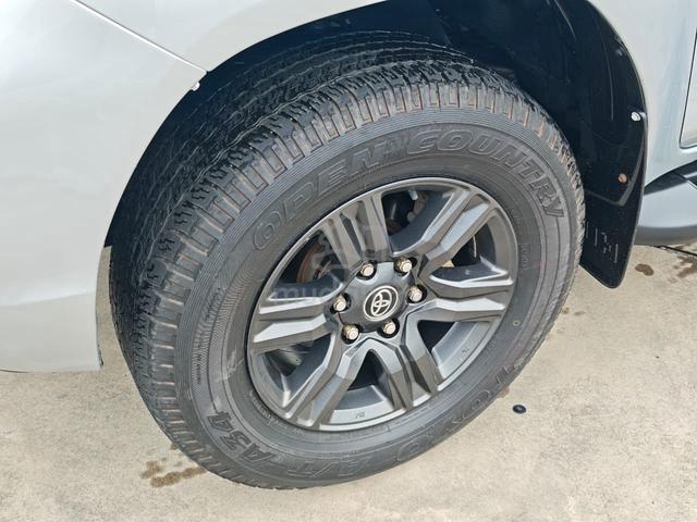 TOYOTA HILUX E 2.4 AT LOW MILEAGE PROMO Unit - 5