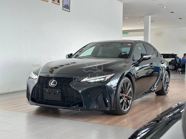 *Orange Caliper* 2022 Lexus IS300 2.0 F-SPORT - 2