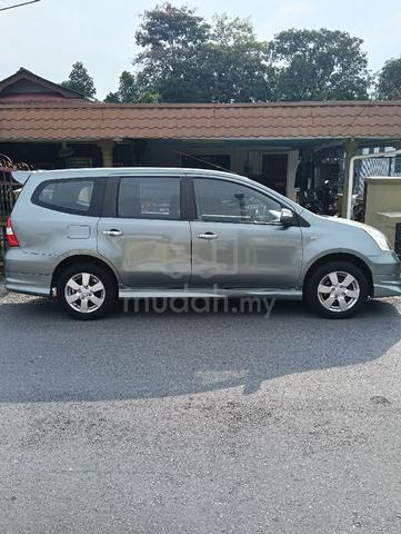 2012 Nissan GRAND LIVINA 1.8 IMPUL (A) - 1