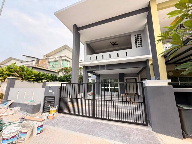 Semi-D Bandar Warisan Puteri, Seremban 1
