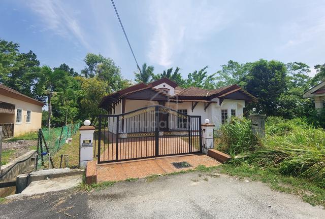 [Facing Lake] 1 Storey Bungalow, Pantai Sepang Putra, Sg Pelek, Sepang 1