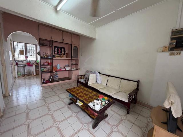 Flat Taman Ungku Tun Aminah 1