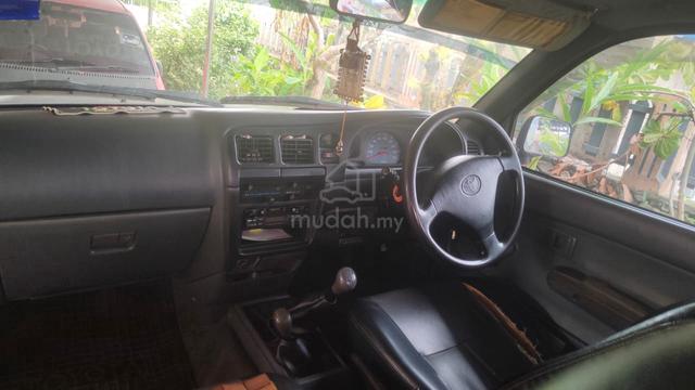 2002 Toyota HILUX 2.8 MY00 LN166R (M) - 5
