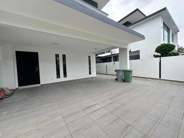 House For Rent / Adda Height / Double Storey Cluster / Near Dato Onn 1