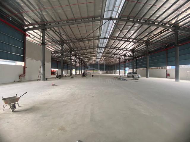 IKS Simpang Empat/Bukit Minyak/Warehouse with Loading bay for Rent 1