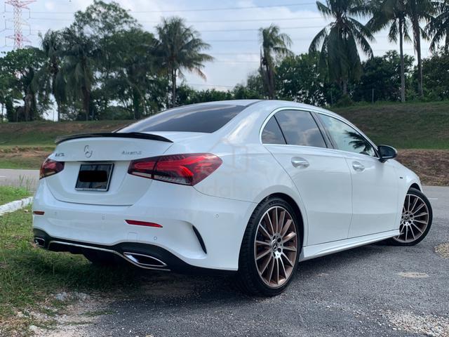 Mercedes Benz A250 2.0 AMG Sedan 4Matic 3LED REG23 - 1