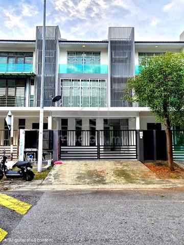 FREEHOLD Three Storey Terrace House Bangi Avenue 3 Seksyen 7, Bangi 1